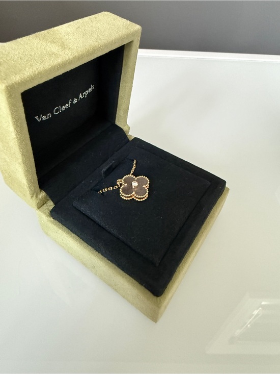 Van Cleef & Arpels Jewelry - VAN CLEEF & ARPELS HOLIDAY 2023 OBSIDIAN VINTAGE ALHAMBRA PENDANT NECKLACE
